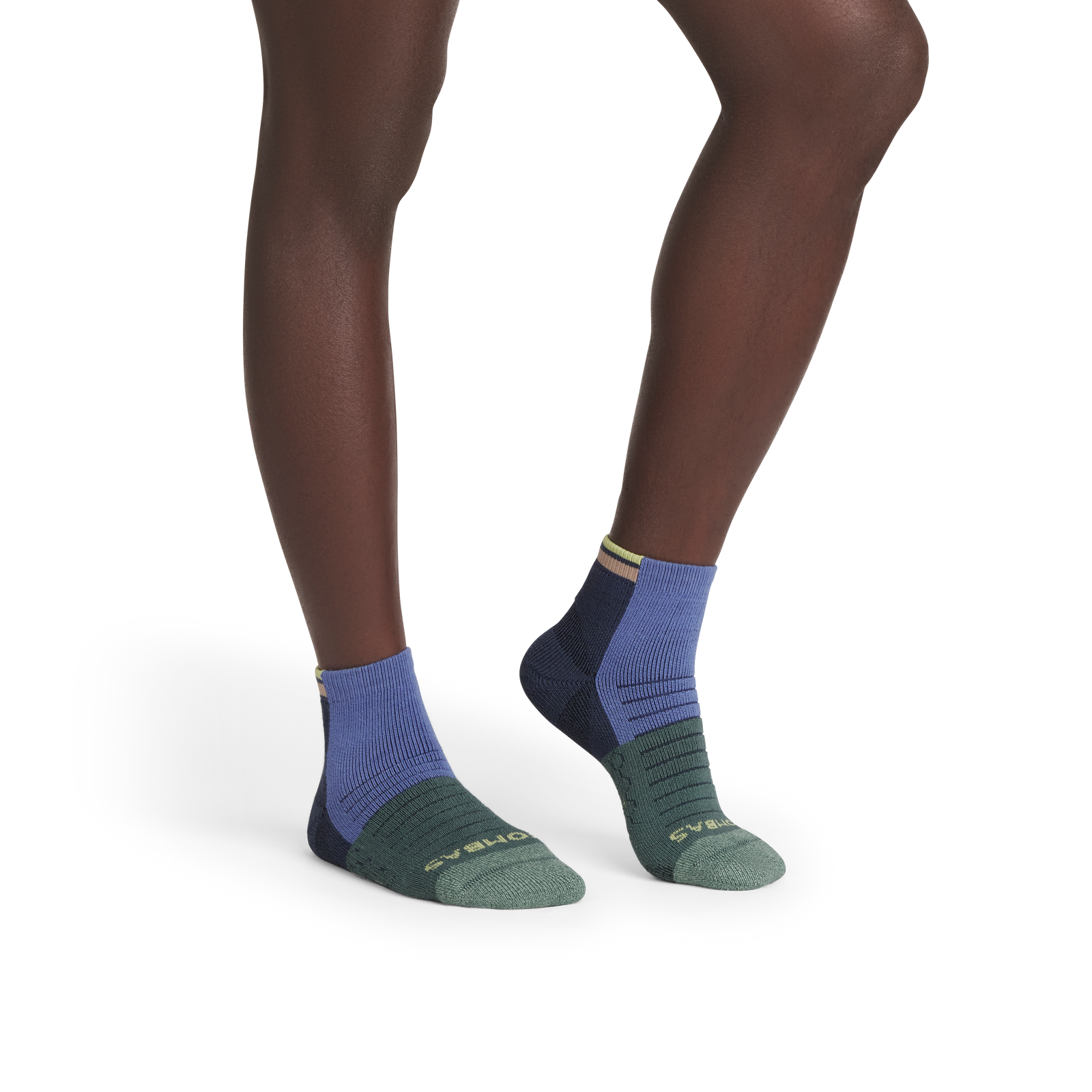 official-bombas::10075-oysterblue-adult-male-onmodel-2-transparent.png