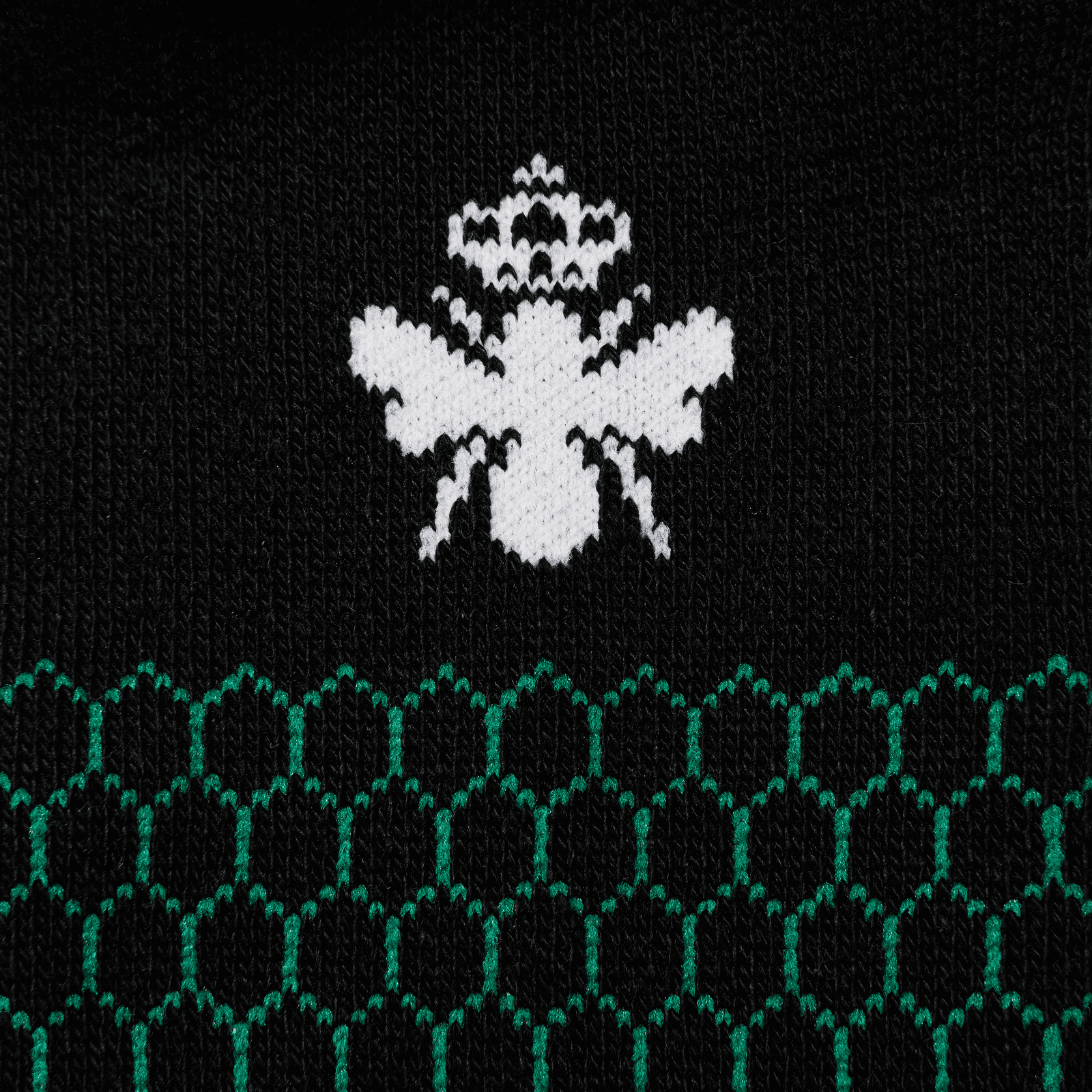 official-bombas::7581-black-adult-detail-4-transparent.png