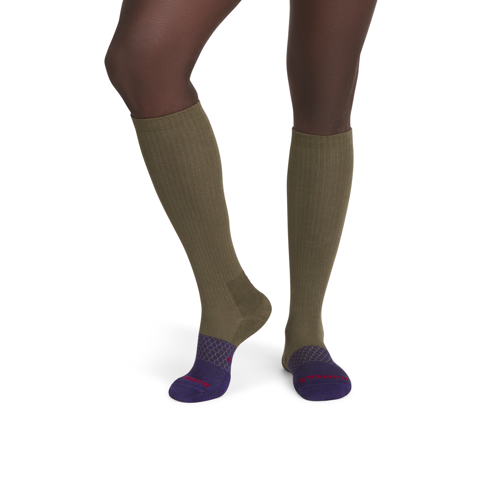 official-bombas::9819-darkespresso-slategreen-adult-male-onmodel-2-transparent-_1_.png